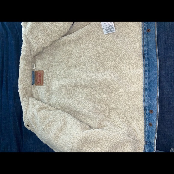 Levi’s jacket - Picture 2 of 3